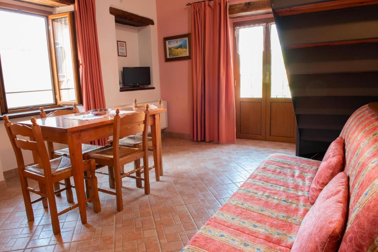 Ristorante Albergo Da Maurizio Cravanzana Екстериор снимка